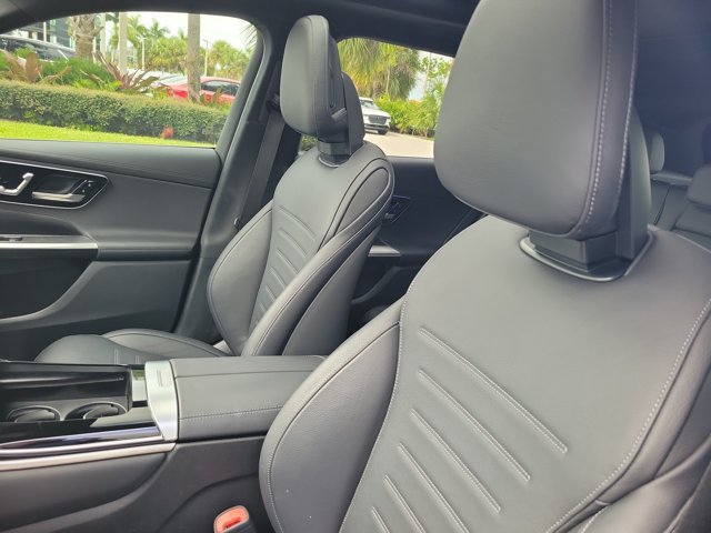Used 2024 Mercedes-Benz GLC 300 4MATIC image 18