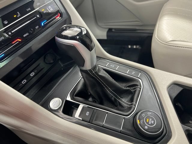 Used 2024 Volkswagen Tiguan SE R-Line AWD/4WD image 17