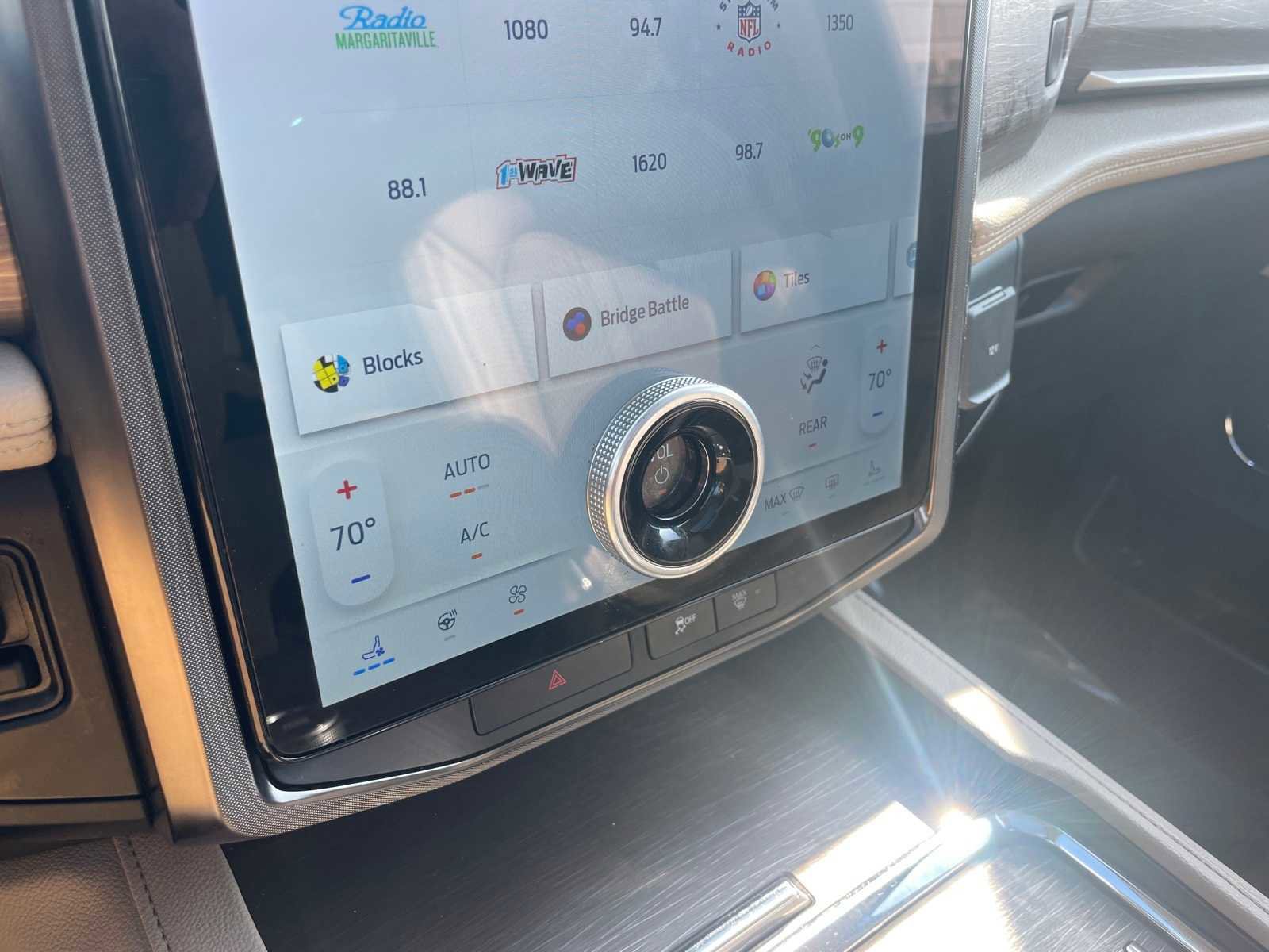 Used 2023 Ford Expedition Max Limited image 19