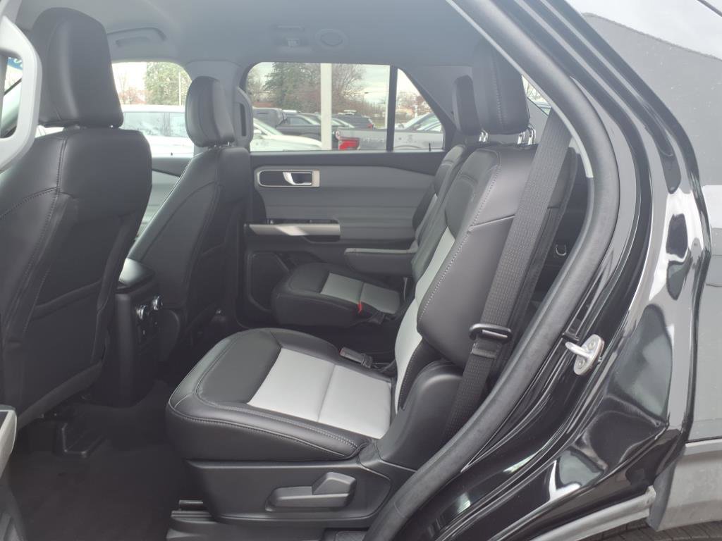 Certified 2023 Ford Explorer XLT w/ Equipment Group 202A image 9