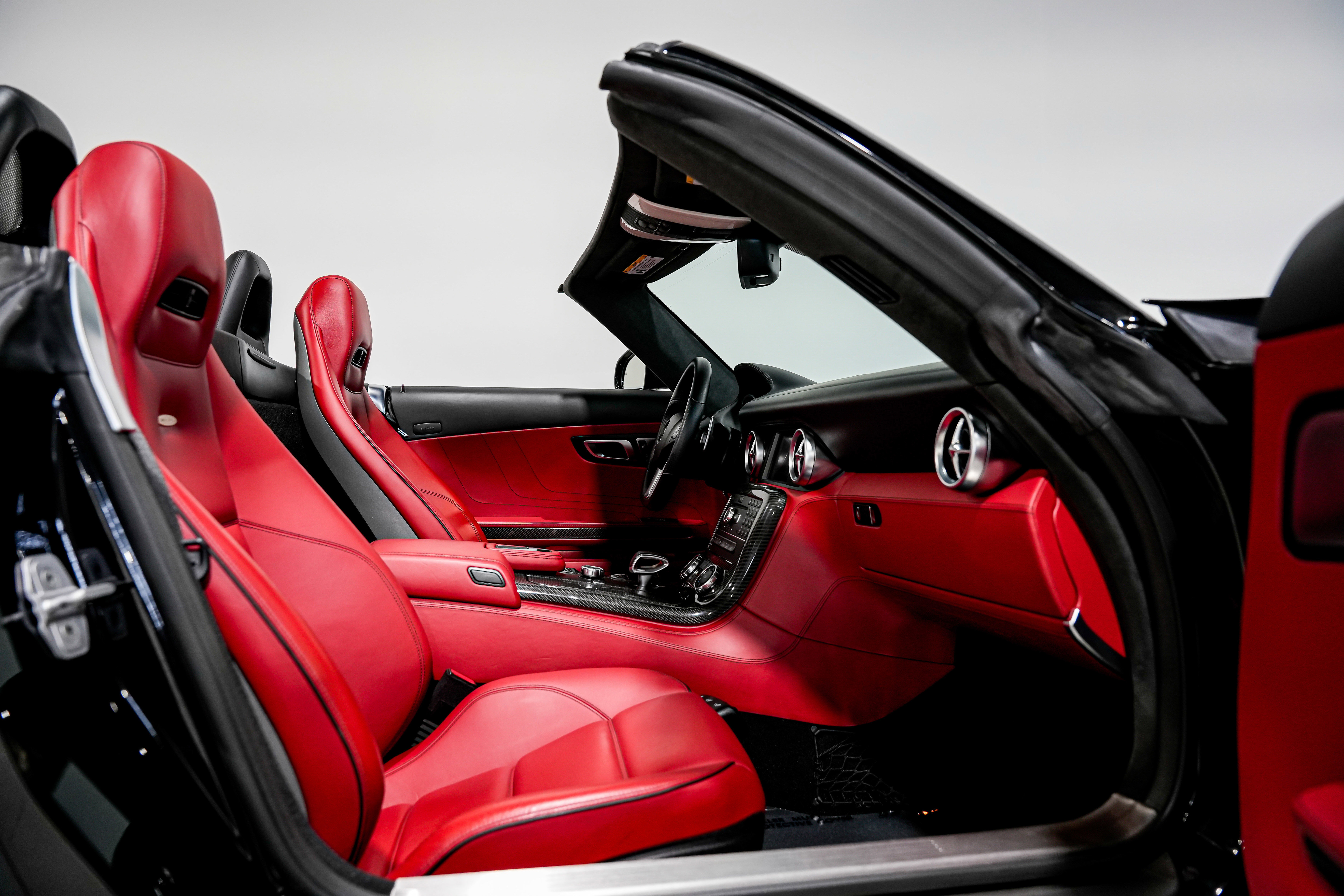Used 2012 Mercedes-Benz SLS AMG Roadster image 25