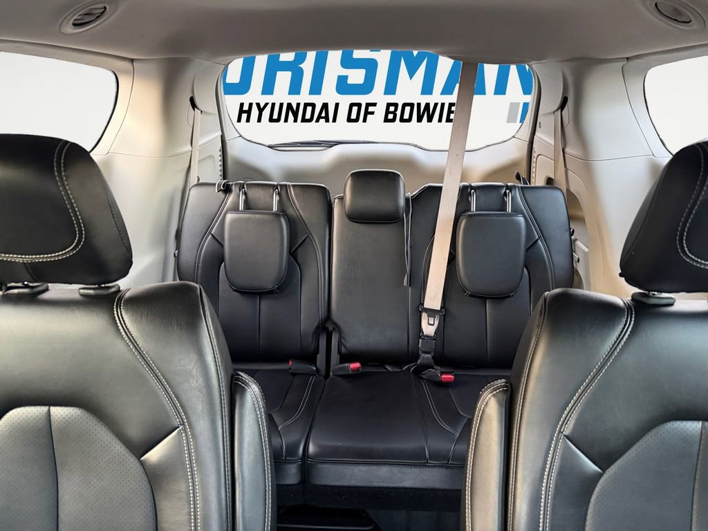 Used 2024 Chrysler Pacifica Touring-L image 22