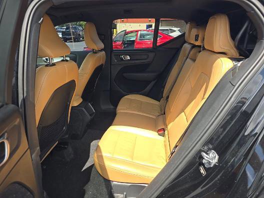 Used 2019 Volvo XC40 T5 Momentum AWD/4WD image 9