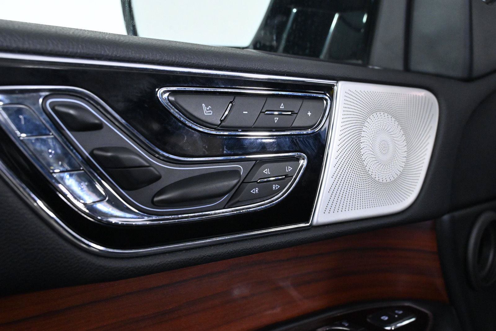 Used 2021 Lincoln Navigator L Reserve w/ Luxury Package AWD/4WD image 19