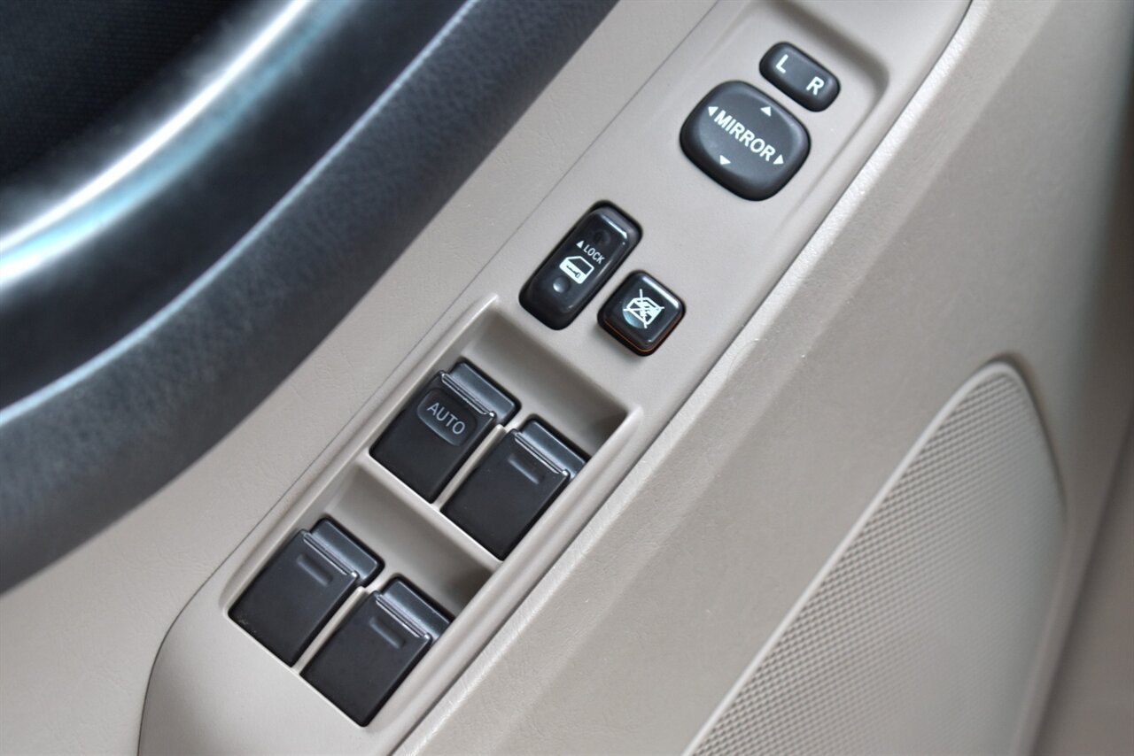 Used 2008 Toyota 4Runner SR5 AWD/4WD image 16
