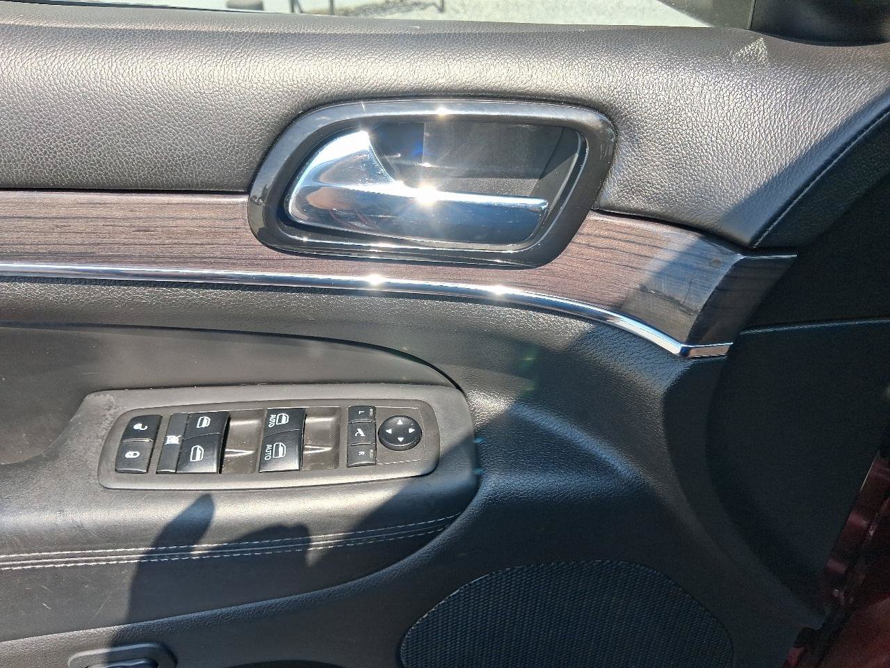 Used 2021 Jeep Grand Cherokee Overland AWD/4WD image 17