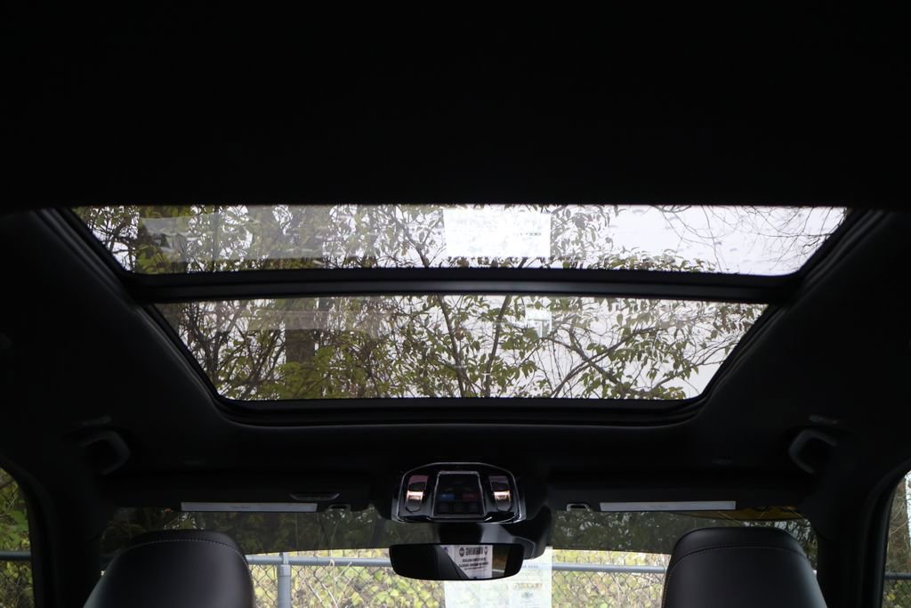 Used 2024 Jeep Grand Cherokee Overland image 51