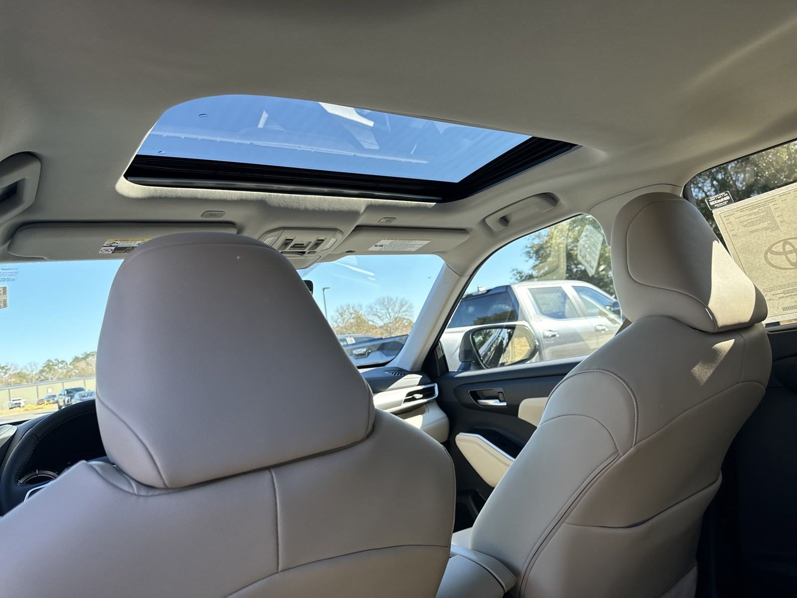 New 2025 Toyota Highlander XLE AWD/4WD image 27