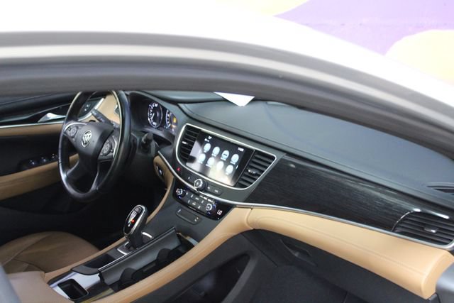 Used 2017 Buick LaCrosse Essence FWD image 12