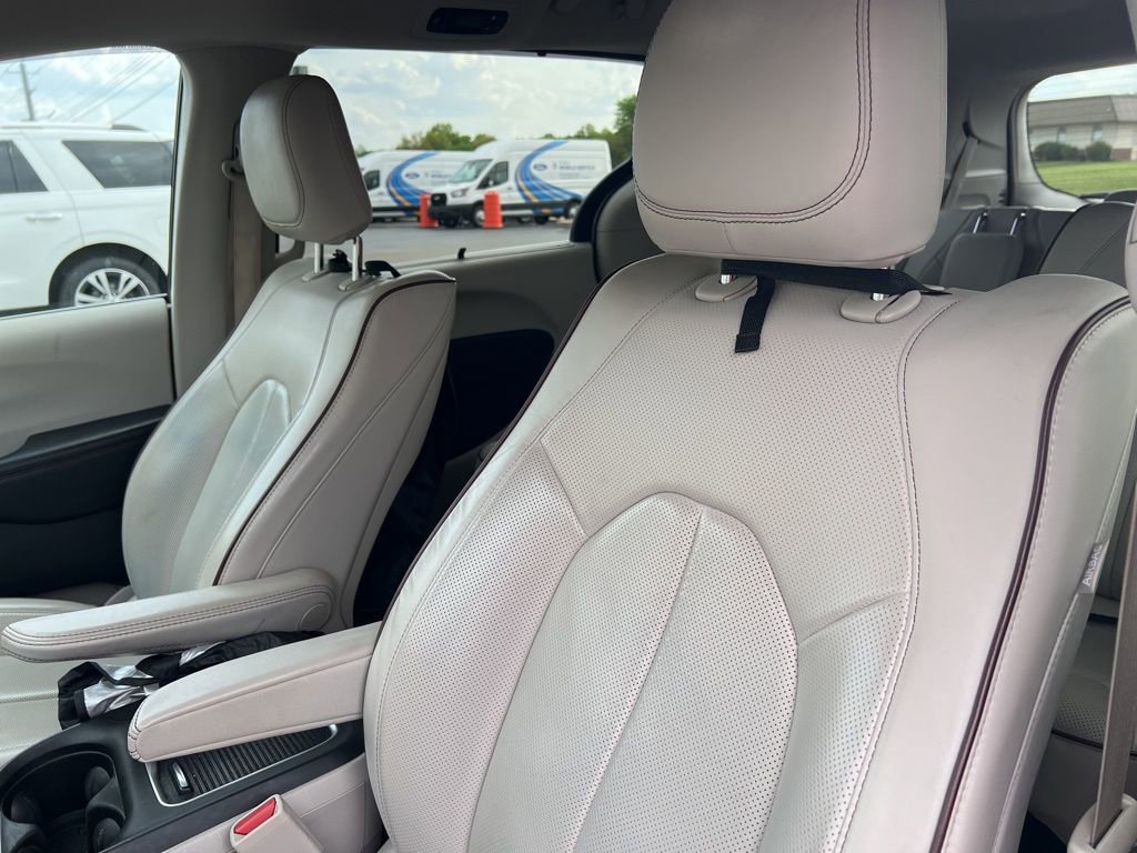 Used 2019 Chrysler Pacifica Limited image 7