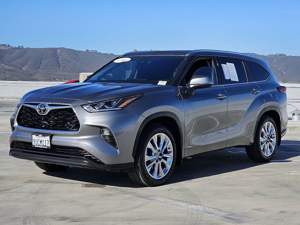 Used 2025 Toyota Highlander Limited image 5