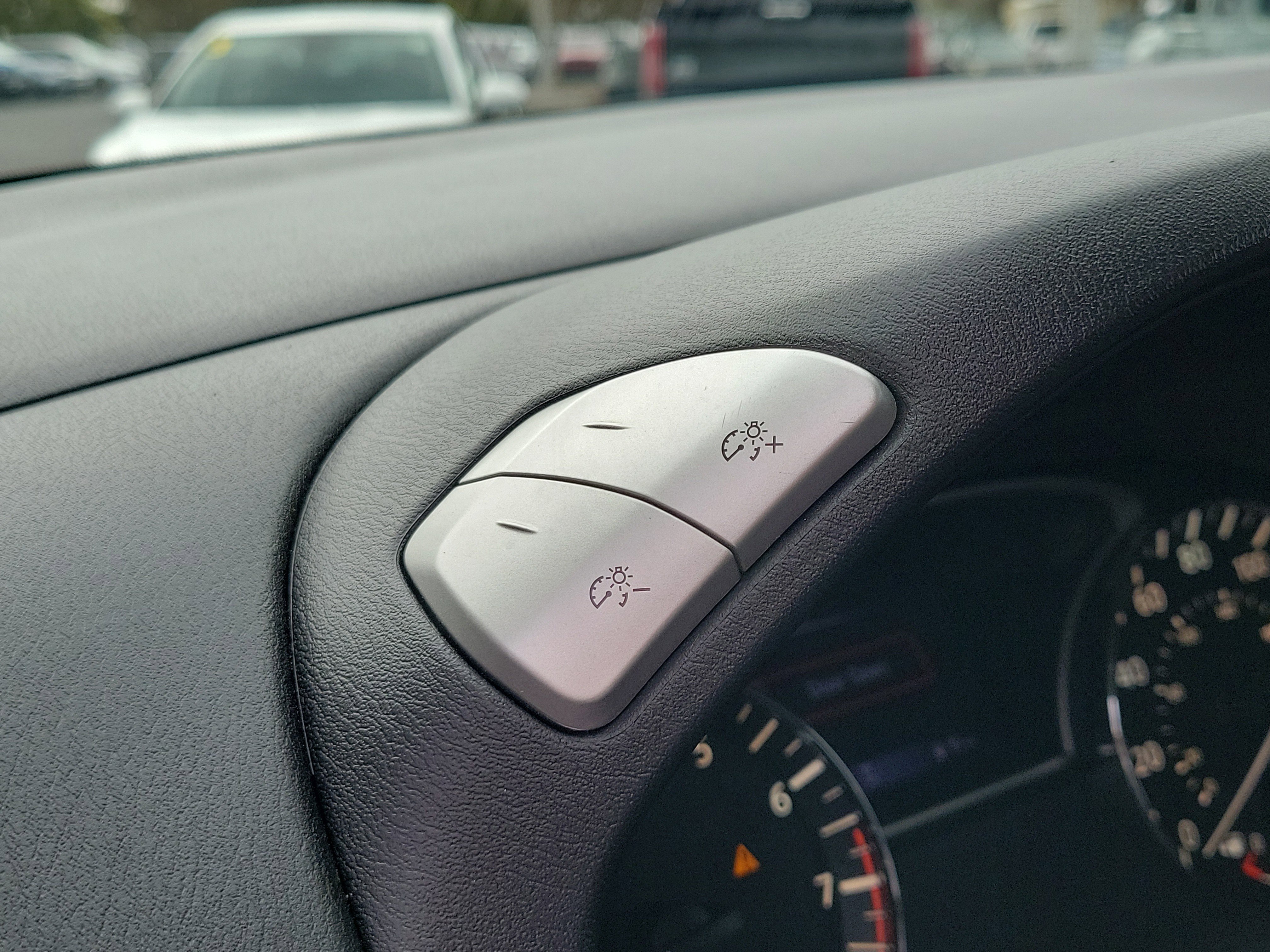 Used 2018 Nissan Pathfinder S image 24