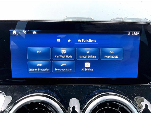 New 2026 Mercedes-Benz GLB 250 image 24