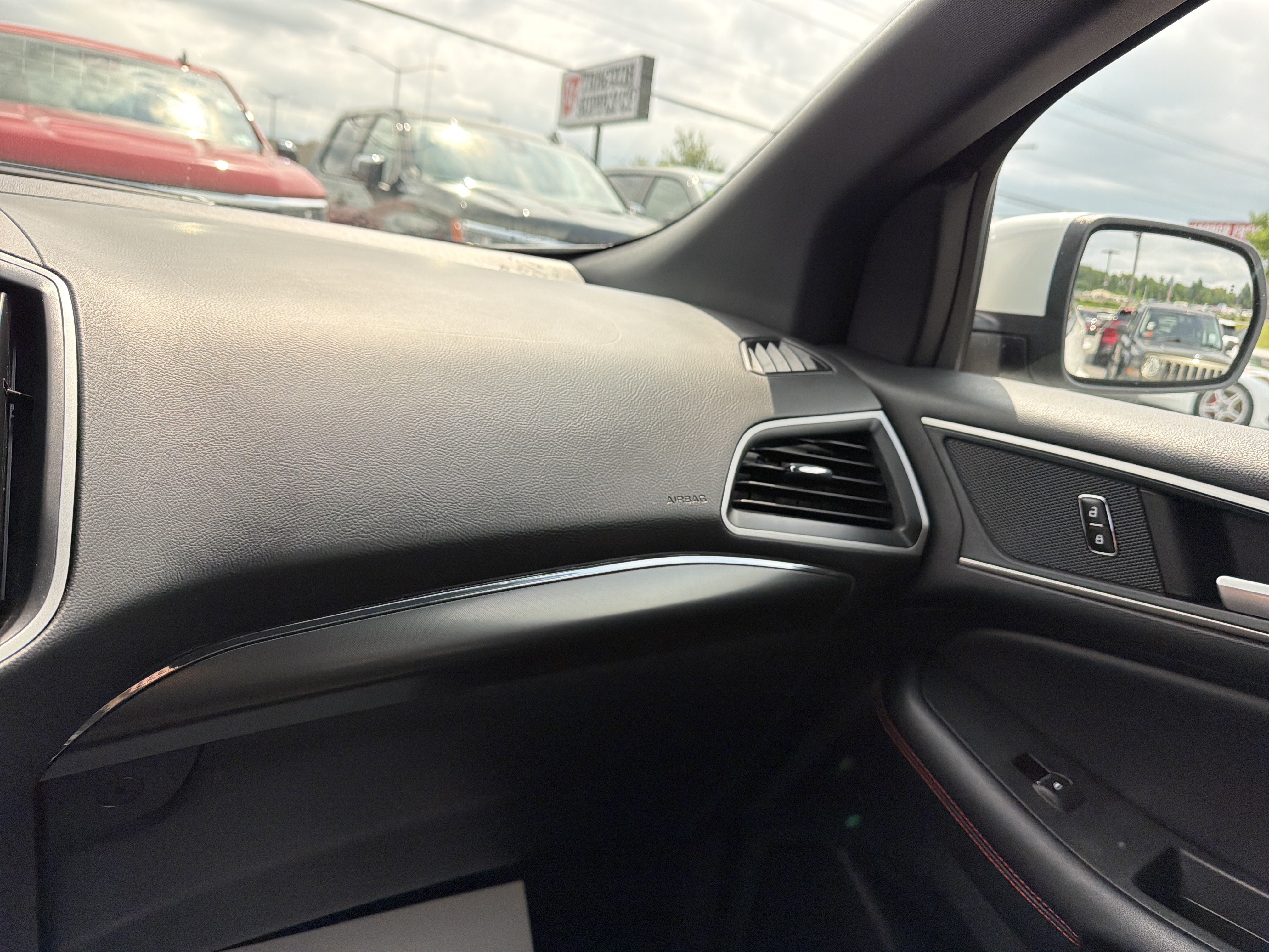 Used 2023 Ford Edge ST-Line AWD/4WD image 25