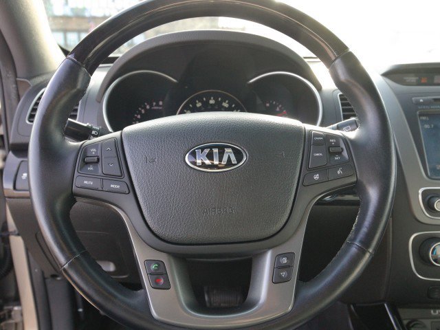 Used 2015 Kia Sorento SX image 21