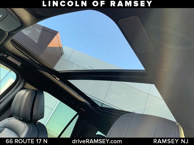 Used 2025 Lincoln Navigator Reserve w/ Jet Appearance Package image 15