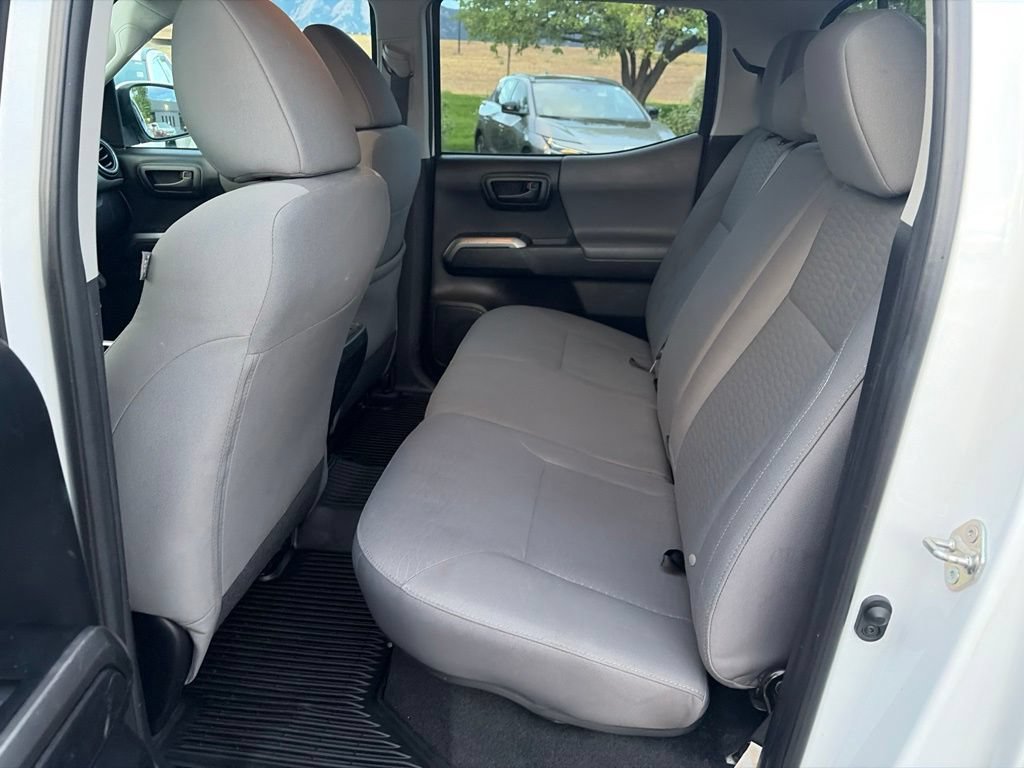 Used 2019 Toyota Tacoma SR5 AWD/4WD image 18