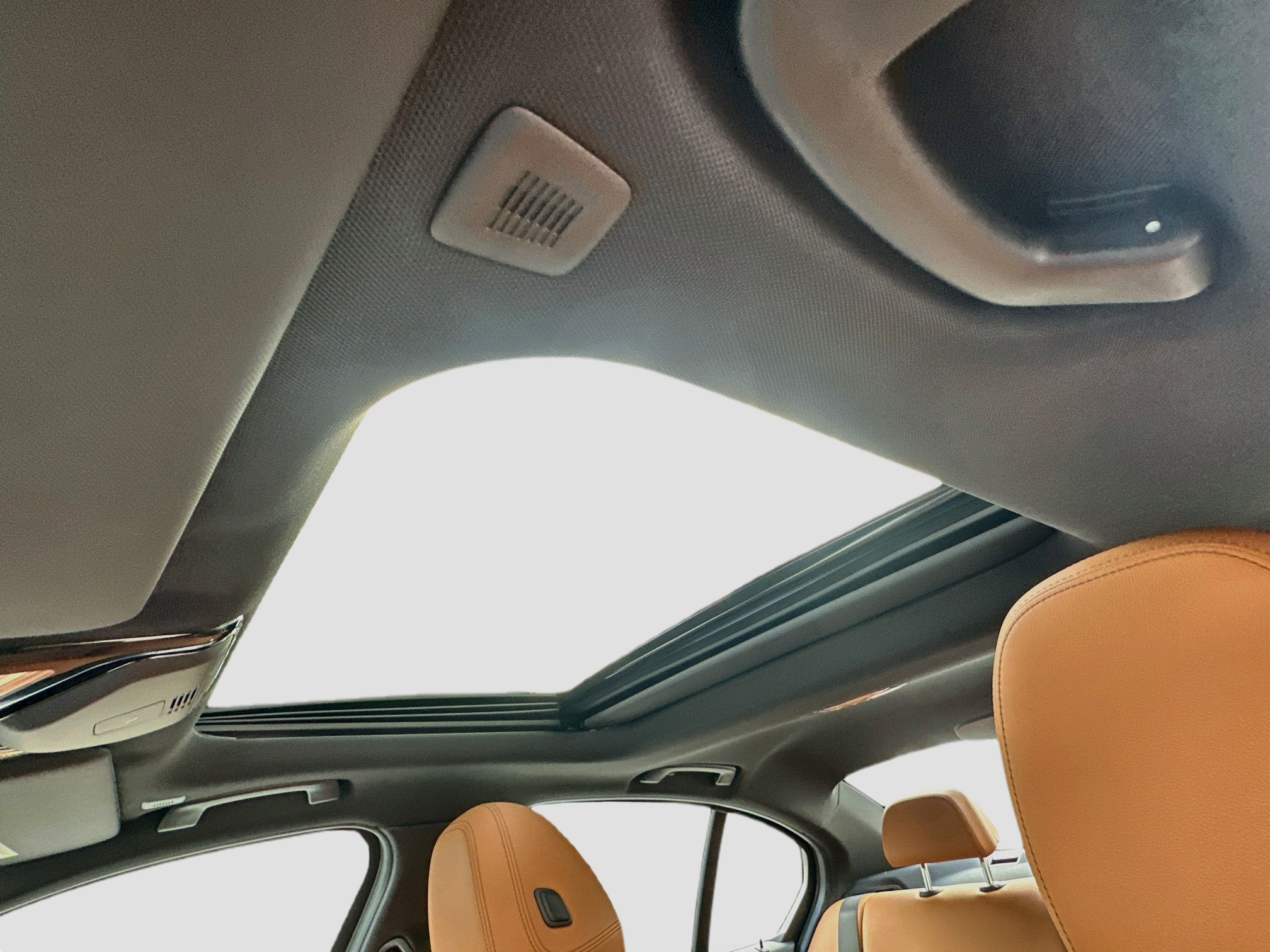 New 2026 BMW 330i Sedan w/ Convenience Package RWD image 16