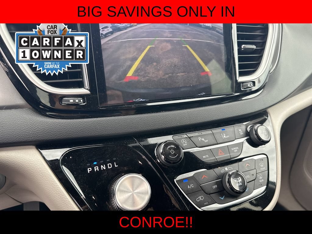 Used 2024 Chrysler Pacifica Touring-L FWD image 21