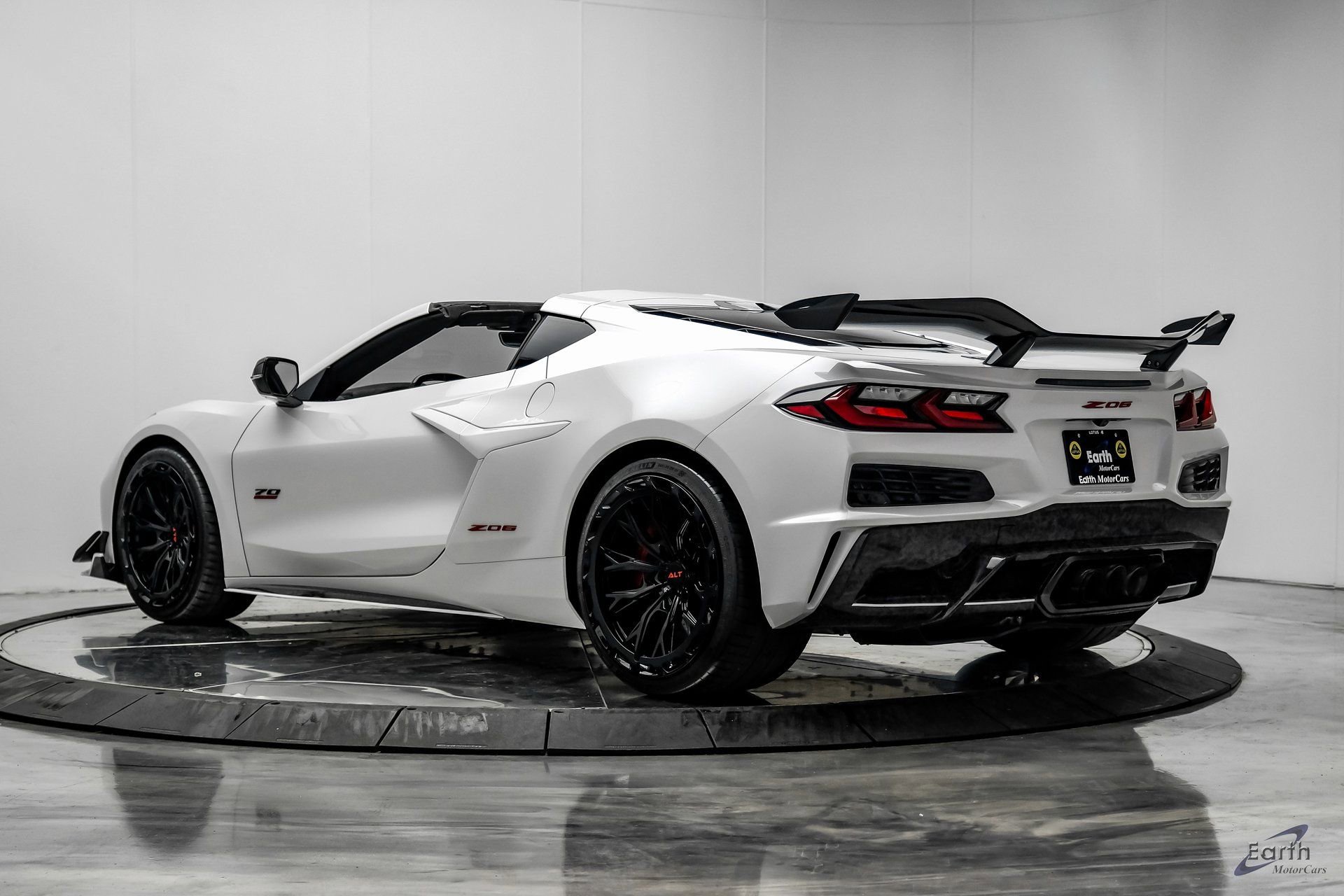 Used 2023 Chevrolet Corvette Z06 w/ Z07 Performance Package image 13
