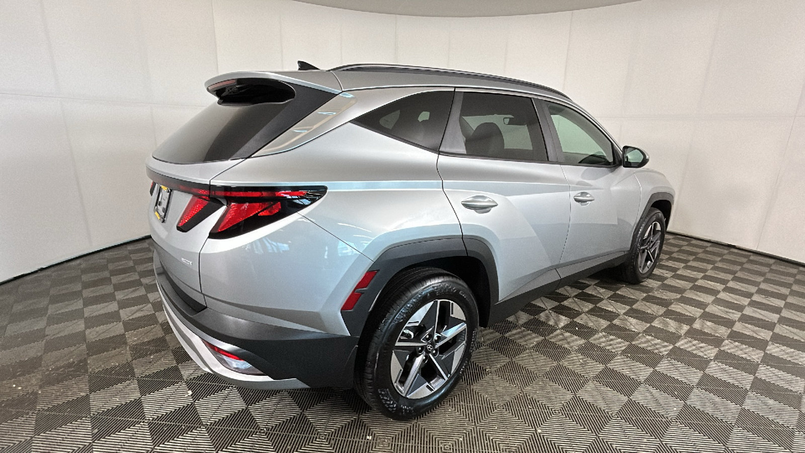 Used 2025 Hyundai Tucson SEL AWD/4WD image 3