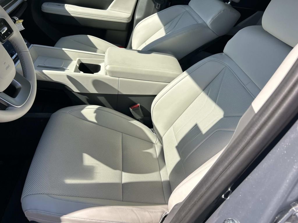 Certified 2025 Hyundai Santa Fe SEL image 15