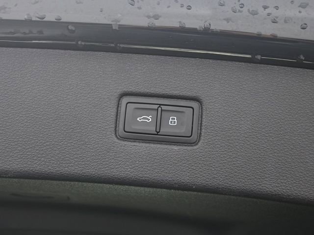 Used 2025 Audi Q7 3.0T Premium Plus image 32