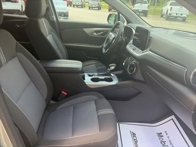 Used 2025 Chevrolet Blazer LT FWD image 16
