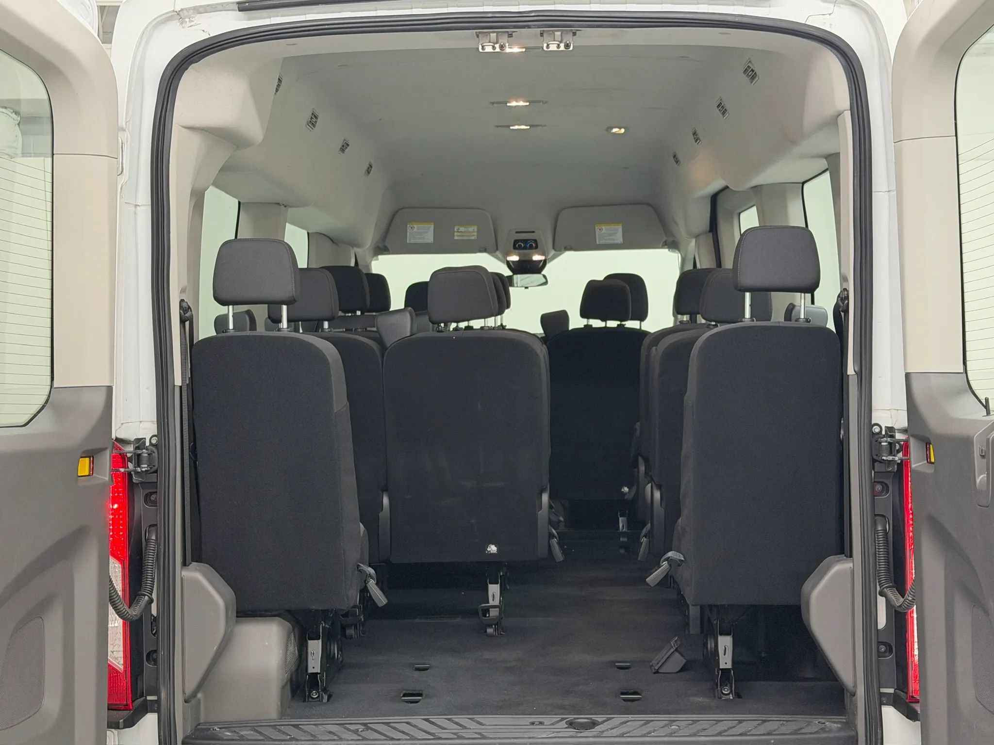 Used 2023 Ford Transit 350 XLT RWD image 36