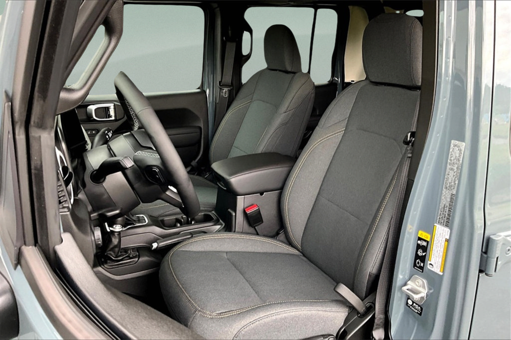 New 2025 Jeep Gladiator Sport AWD/4WD image 25