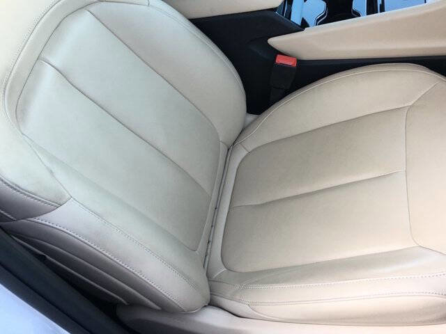 Used 2023 Jeep Grand Cherokee Limited AWD/4WD image 25