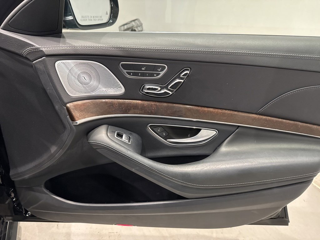 Used 2018 Mercedes-Benz S 560 4MATIC Sedan w/ AMG Line Exterior image 43