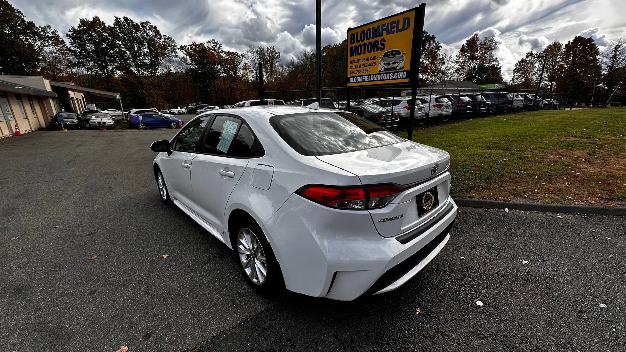 Used 2021 Toyota Corolla LE w/ LE Convenience Package FWD image 7