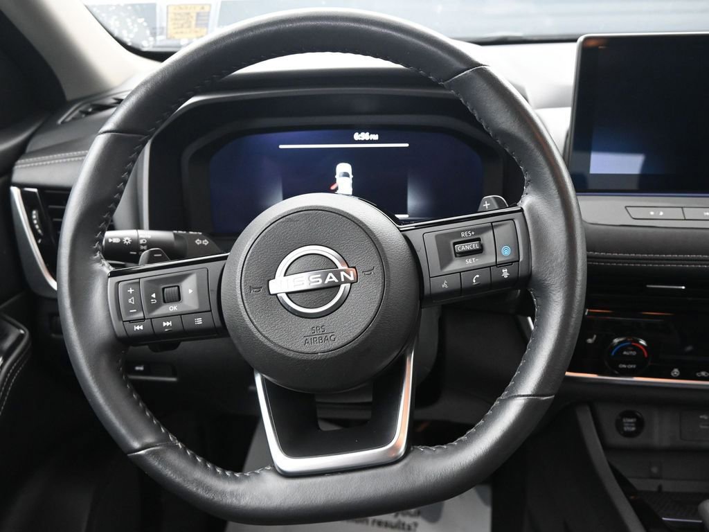 Used 2024 Nissan Rogue SL AWD/4WD image 27