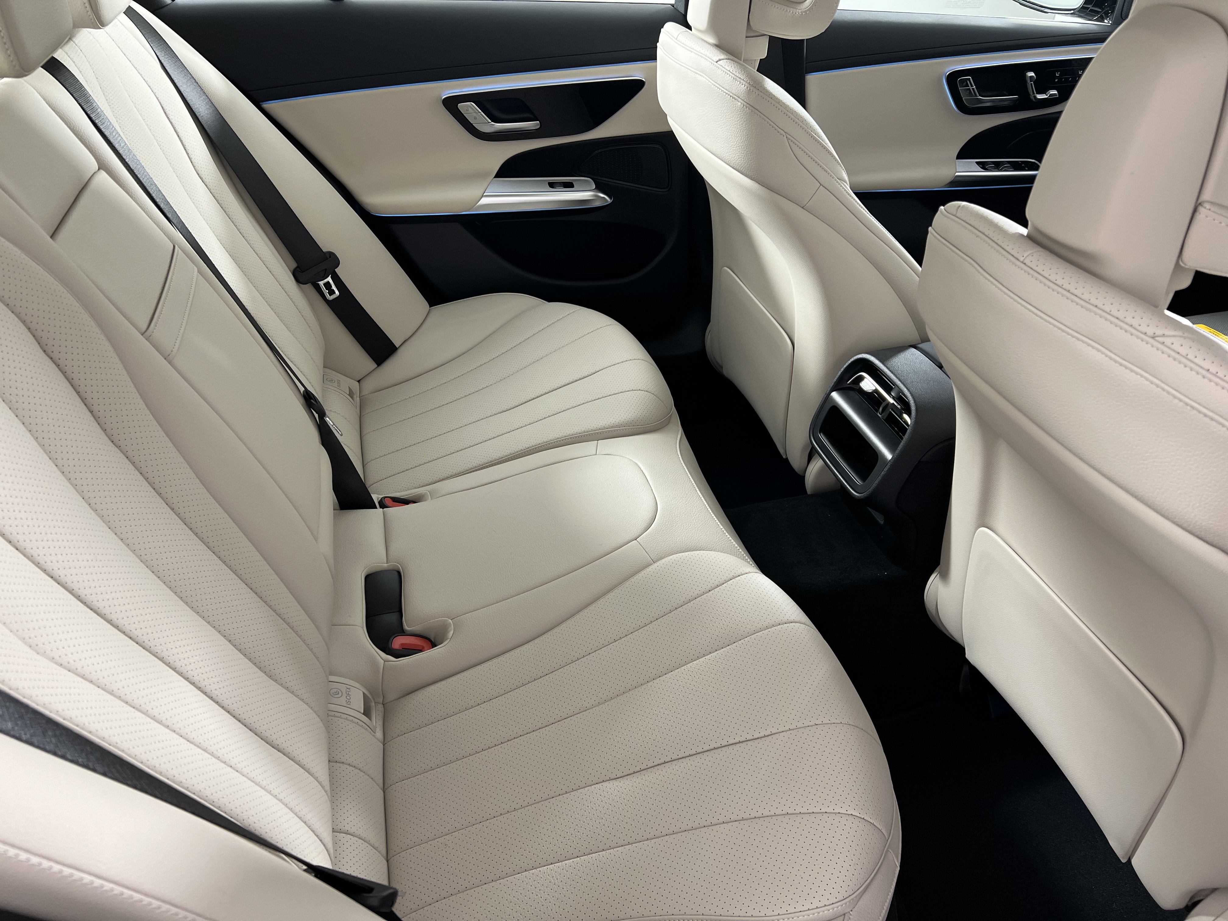 New 2026 Mercedes-Benz E 350 4MATIC Sedan image 24