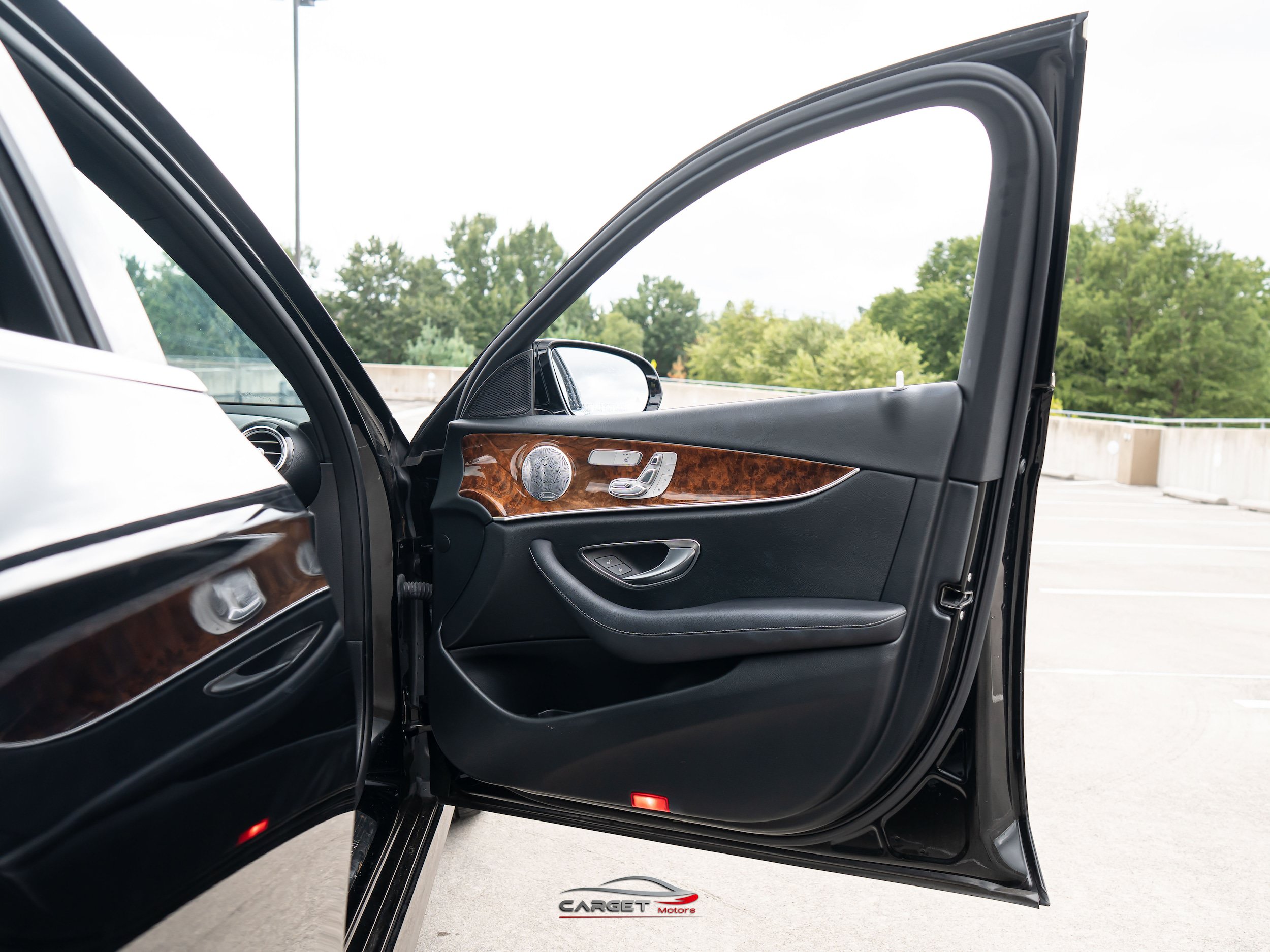 Used 2019 Mercedes-Benz E 300 4MATIC w/ Premium 1 Package image 38