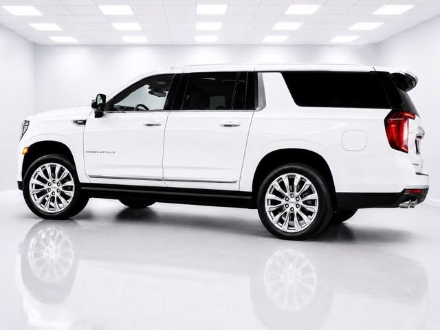 Used 2021 GMC Yukon XL Denali w/ Denali Premium Package AWD/4WD image 6