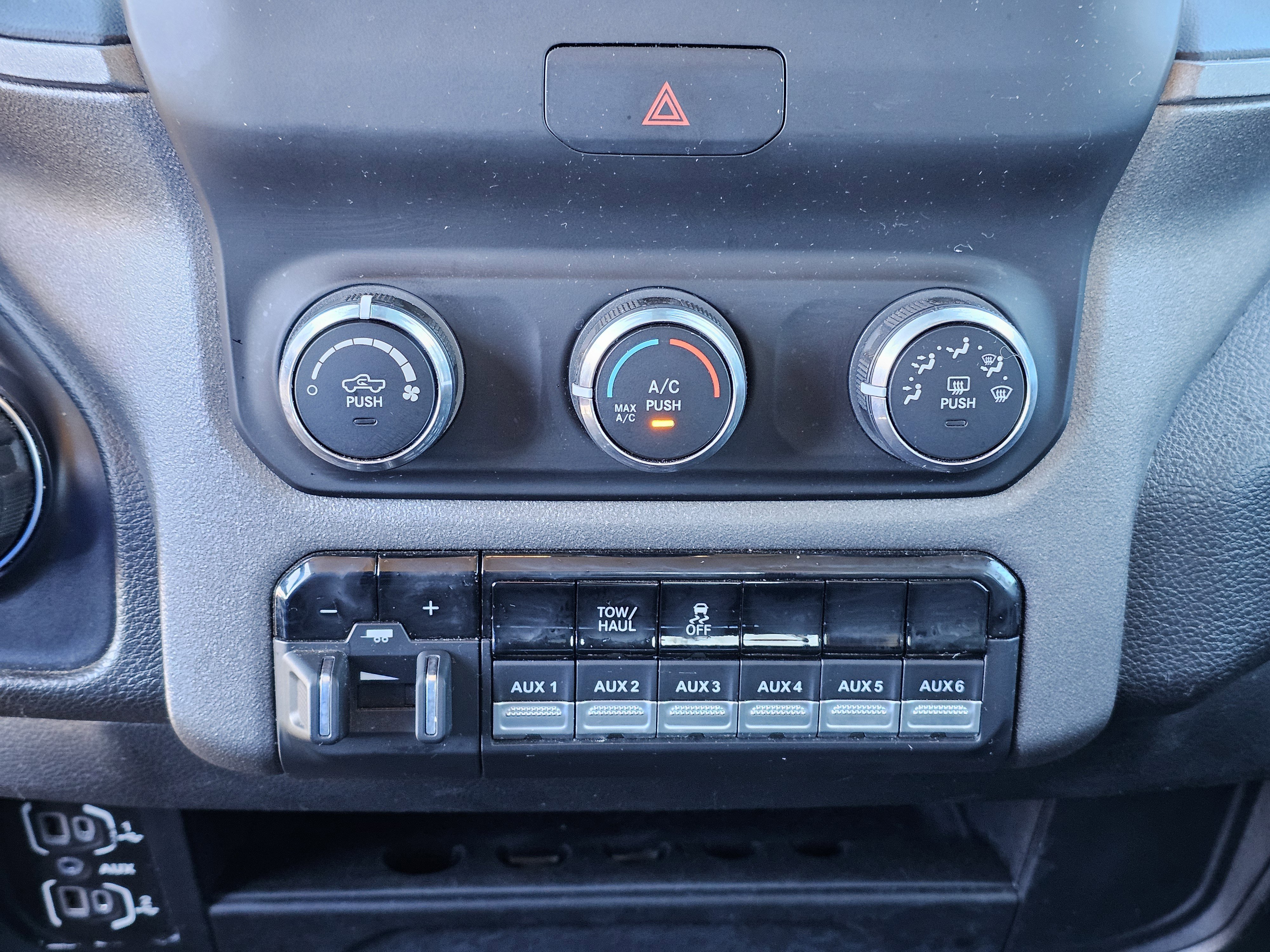 Used 2020 RAM 2500 Tradesman w/ Chrome Appearance Group image 30