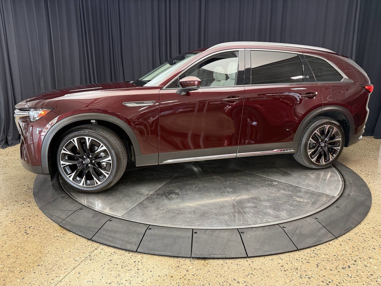 Used 2024 MAZDA CX-90 Plug-In Hybrid w/ Premium Plus AWD/4WD image 4