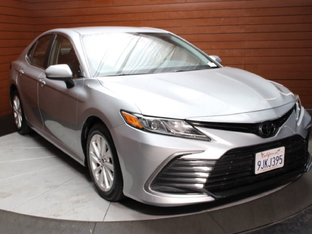 Used 2024 Toyota Camry LE FWD image 32
