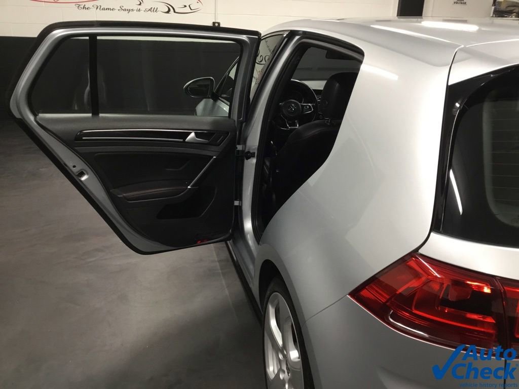 Used 2017 Volkswagen GTI SE image 26