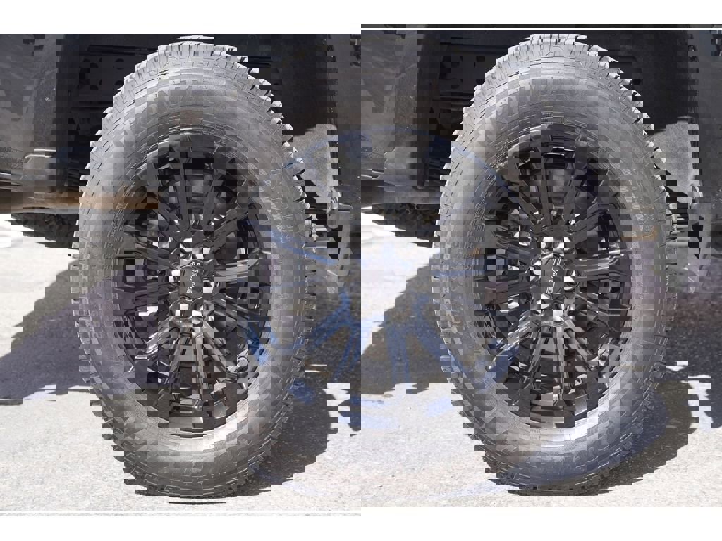 Used 2022 GMC Canyon Elevation image 6