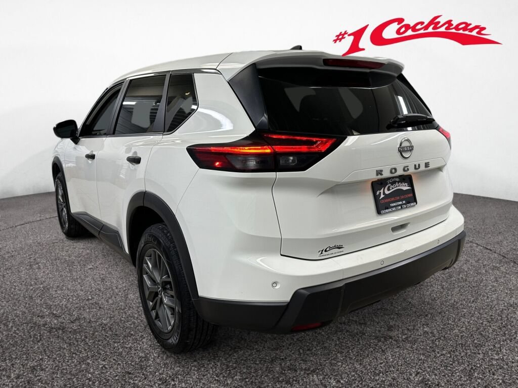 Used 2024 Nissan Rogue S FWD image 19