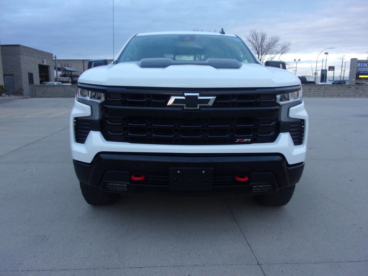 Used 2025 Chevrolet Silverado 1500 LT Trail Boss w/ Convenience Package II image 3