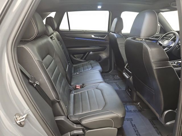 Used 2025 Volkswagen Atlas Cross Sport SEL R-Line image 35