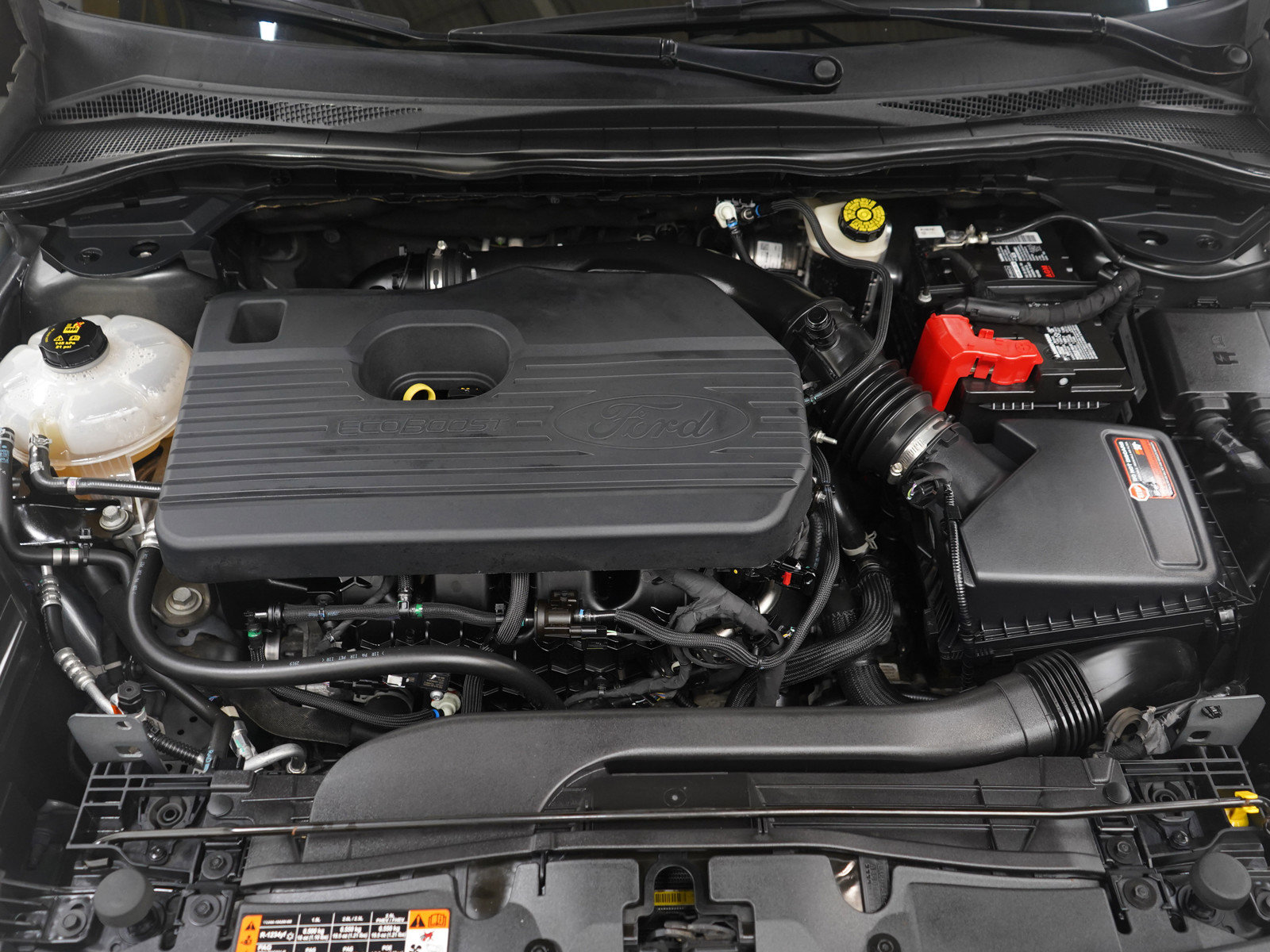 Used 2020 Ford Escape Titanium image 32