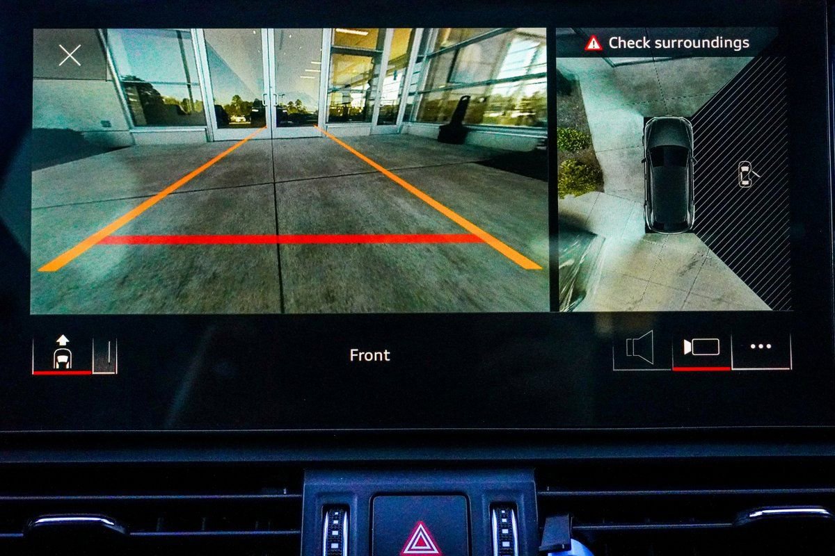 Used 2023 Audi SQ5 Premium Plus w/ Premium Plus Package image 31