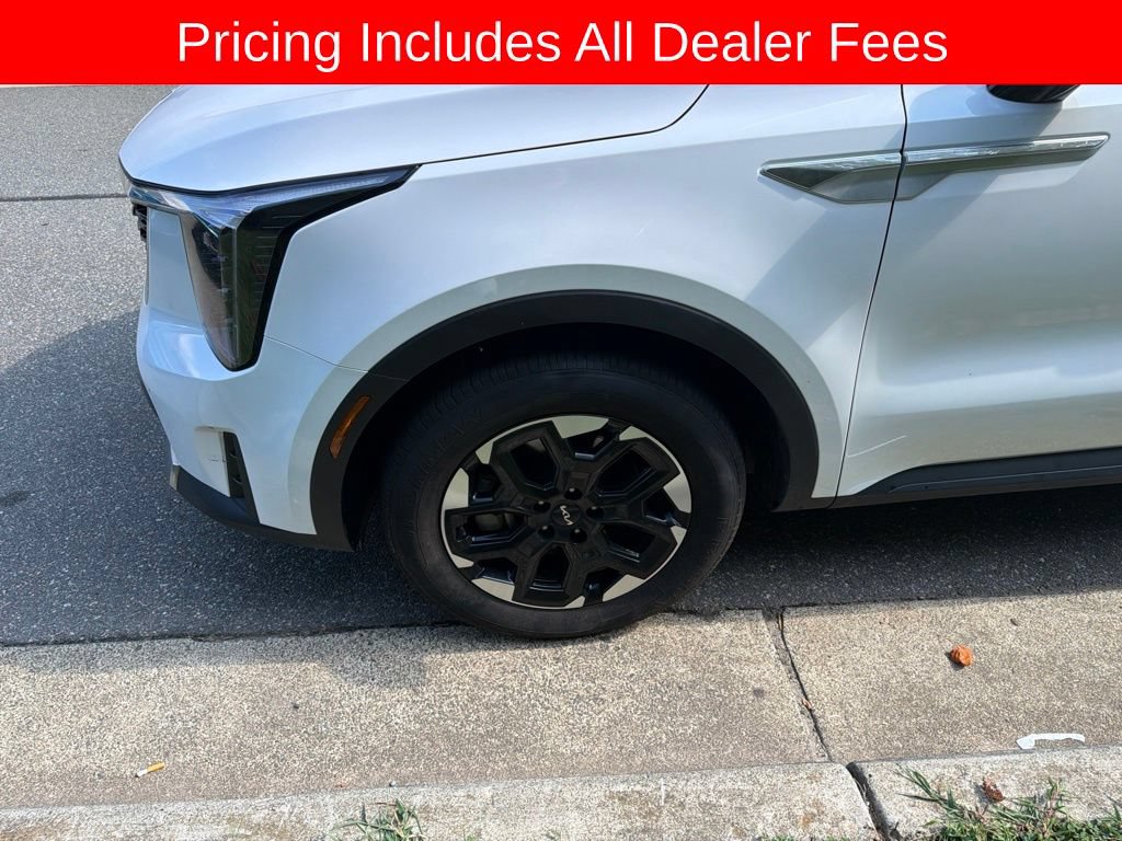 Used 2024 Kia Sorento S FWD image 4