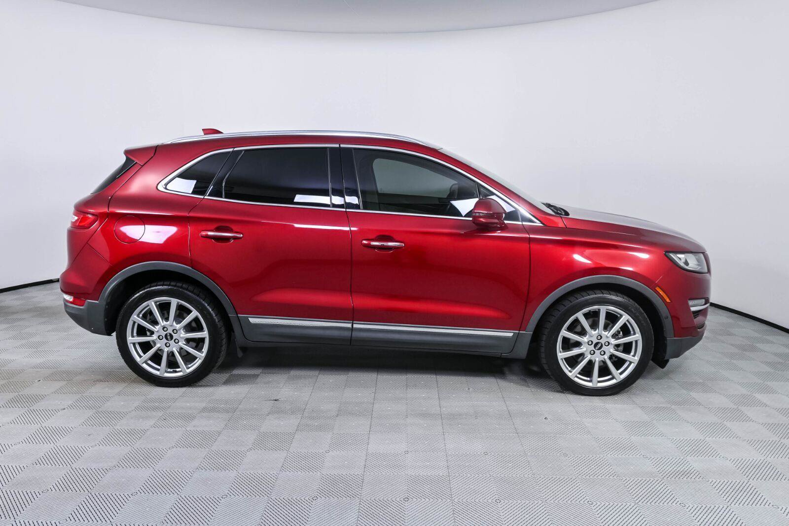 Used 2019 Lincoln MKC Reserve w/ MKC Technology Package FWD image 25