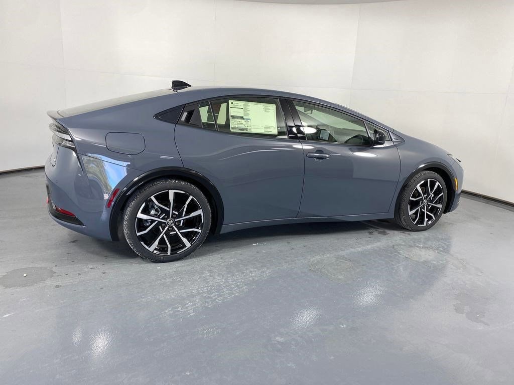 New 2026 Toyota Prius Plug-In Hybrid image 4